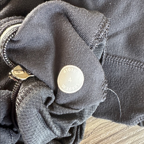 Lululemon Athletica Black Long Sleeve Top - Picture 3 of 6